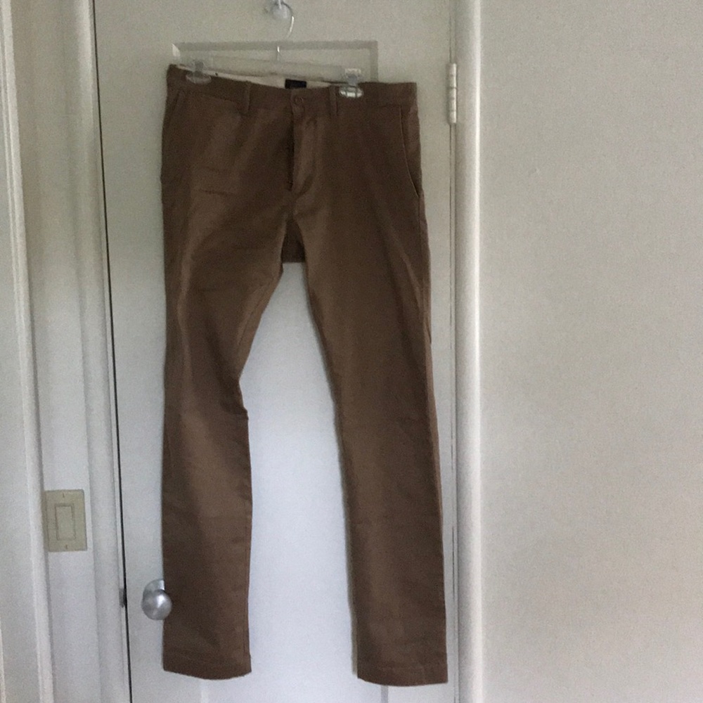 Barely used Khaki J Crew 484 chinos.